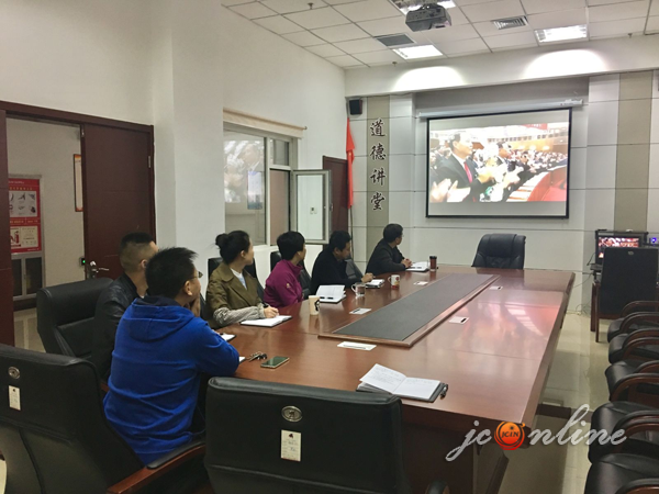 ���� ���� ��ί ���� �ط�־�� ��֯ �տ� ʮ�Ŵ� ��Ļ�� ֱ��